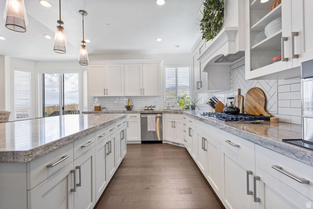 Image 11 of property listing at 12471 N MINOTS LEDGE DR #533, Highland, UT 84003