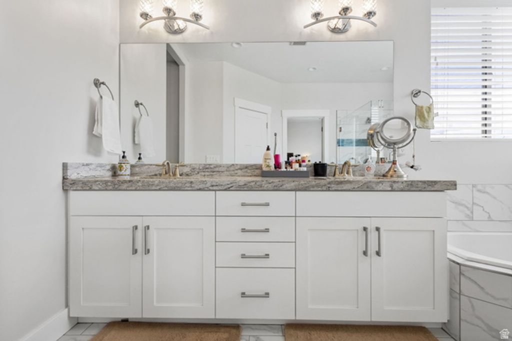 Image 17 of property listing at 12471 N MINOTS LEDGE DR #533, Highland, UT 84003