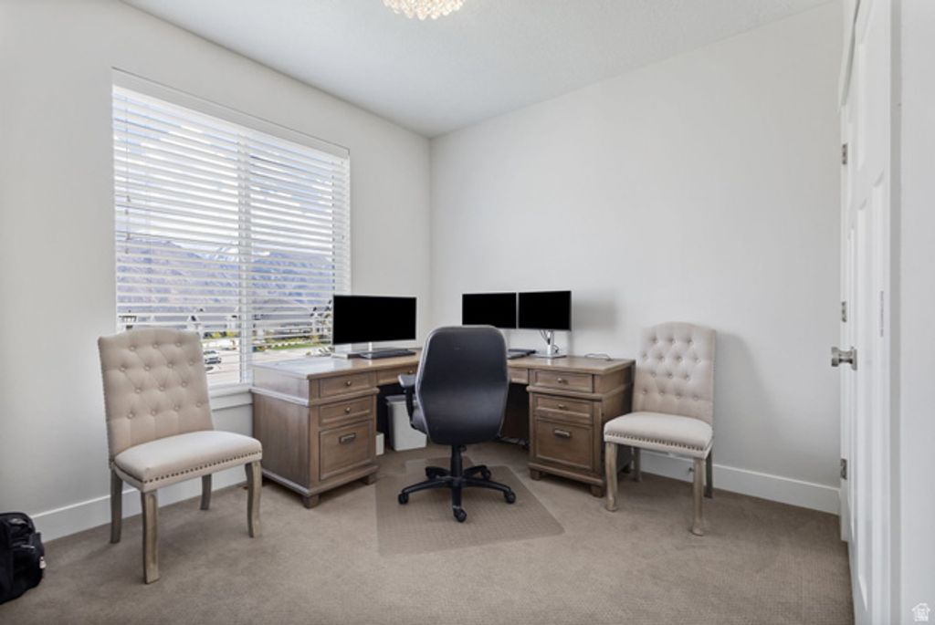Image 20 of property listing at 12471 N MINOTS LEDGE DR #533, Highland, UT 84003