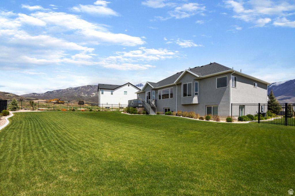 Image 30 of property listing at 12471 N MINOTS LEDGE DR #533, Highland, UT 84003