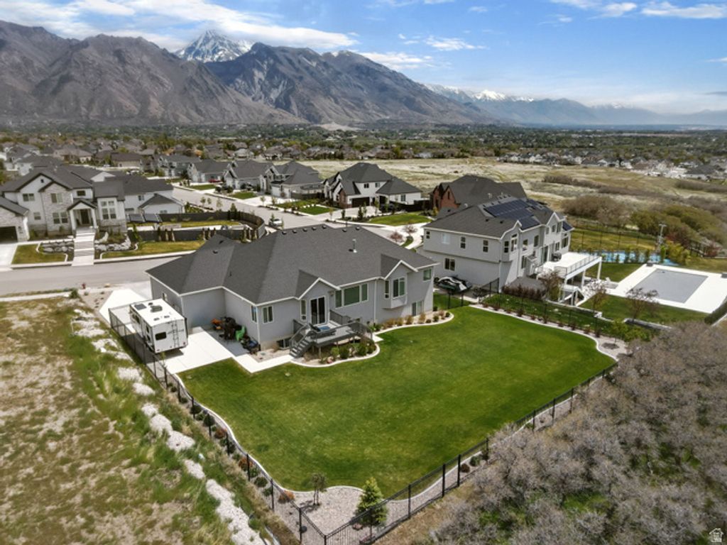 Image 32 of property listing at 12471 N MINOTS LEDGE DR #533, Highland, UT 84003