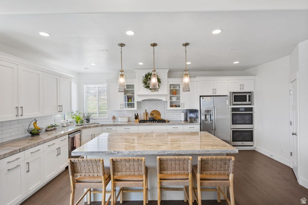 Image 10 of property listing at 12471 N MINOTS LEDGE DR #533, Highland, UT 84003