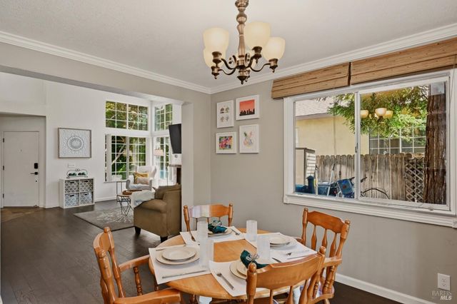 330 Summerfield Dr, Vacaville, CA 95687