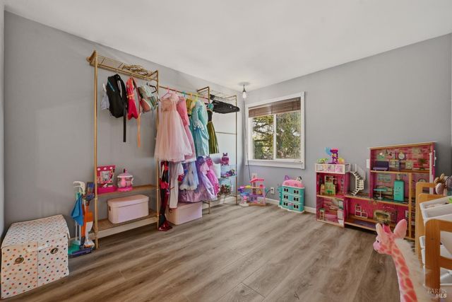 330 Summerfield Dr, Vacaville, CA 95687