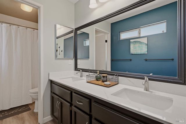 330 Summerfield Dr, Vacaville, CA 95687