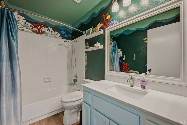 330 Summerfield Dr, Vacaville, CA 95687