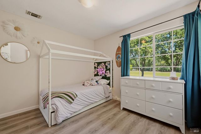 330 Summerfield Dr, Vacaville, CA 95687