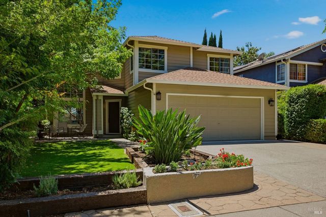 330 Summerfield Dr, Vacaville, CA 95687