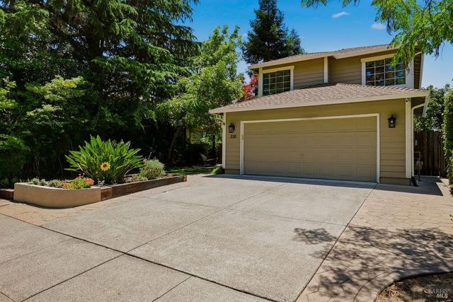 330 Summerfield Dr, Vacaville, CA 95687