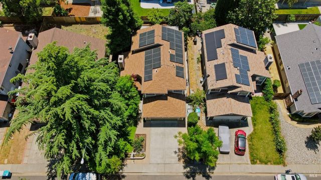 330 Summerfield Dr, Vacaville, CA 95687