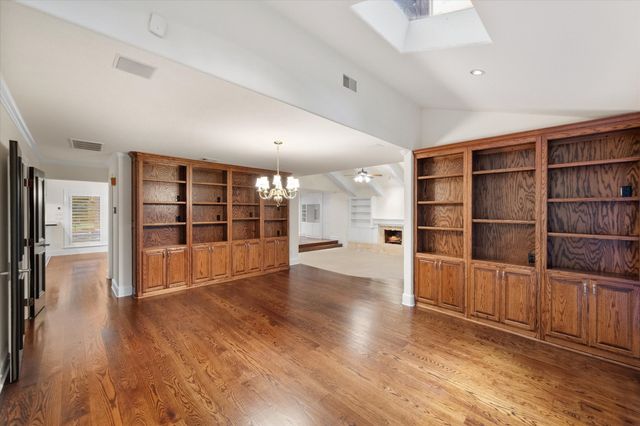 7 Woodland Drive, Mansfield, TX 76063