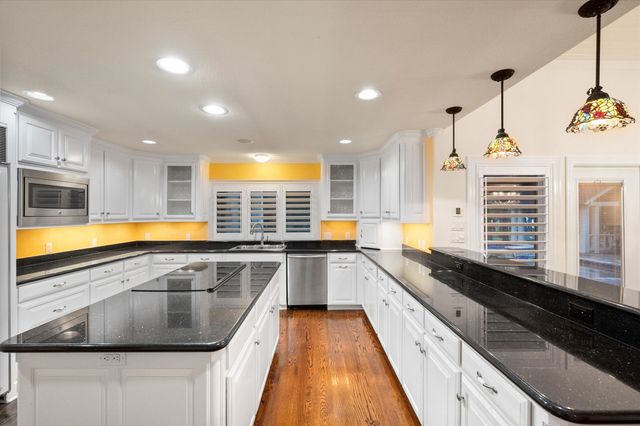 7 Woodland Drive, Mansfield, TX 76063