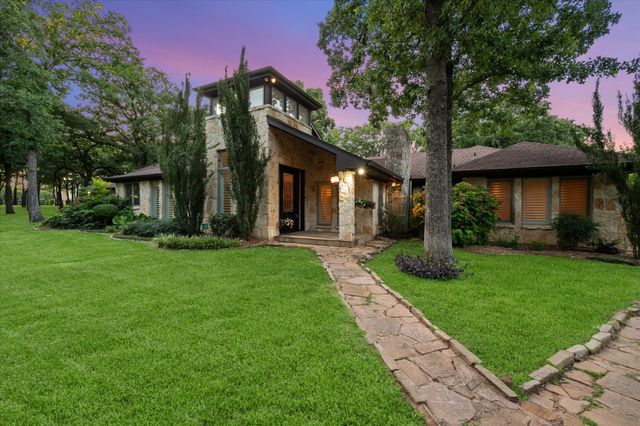 7 Woodland Drive, Mansfield, TX 76063