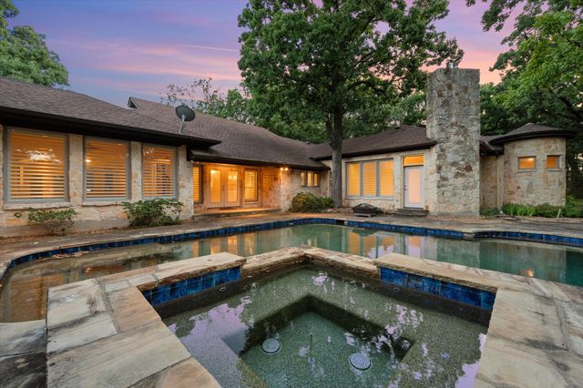 7 Woodland Drive, Mansfield, TX 76063