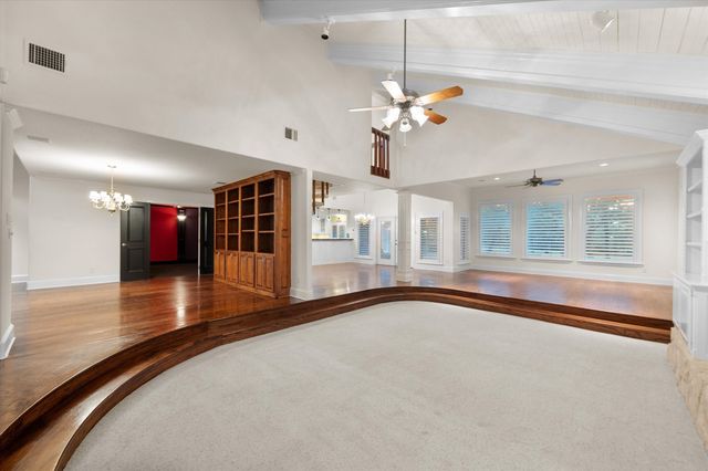 7 Woodland Drive, Mansfield, TX 76063