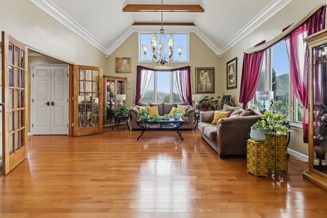 137 Indian Cave Road, Monticello, KY 42633