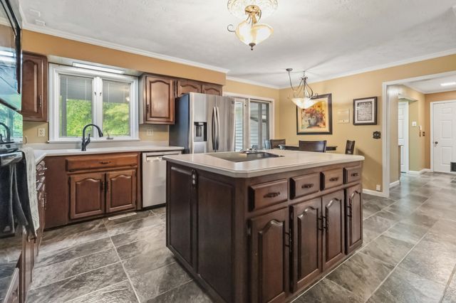137 Indian Cave Road, Monticello, KY 42633