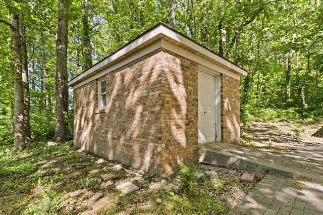 137 Indian Cave Road, Monticello, KY 42633