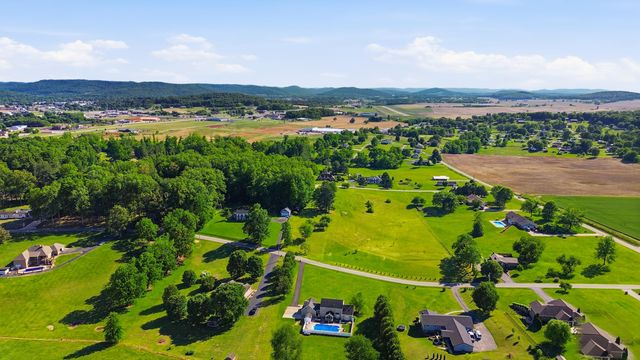 137 Indian Cave Road, Monticello, KY 42633