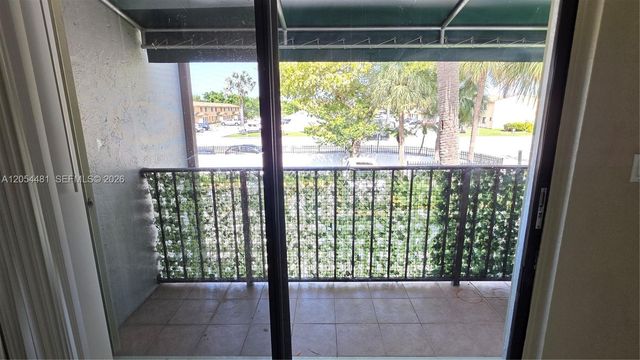 7429 SW 152nd Ave 13-201, Miami, FL 33193