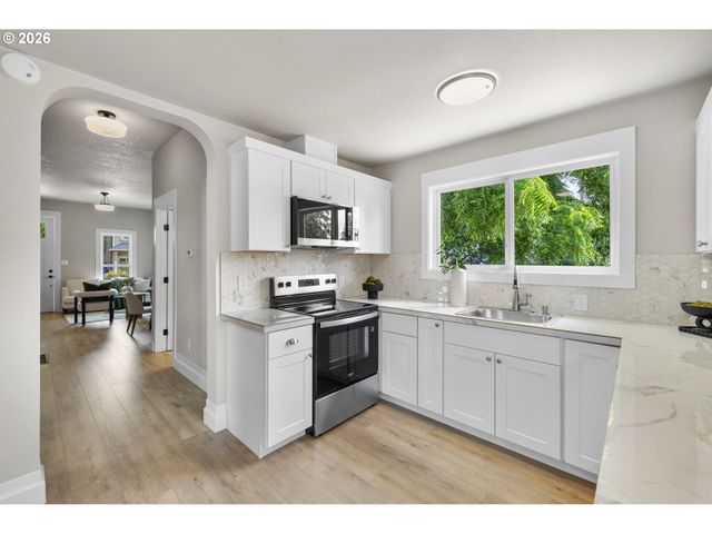 807 Ne 74TH Ave, Portland, OR 97213