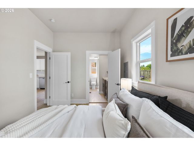 807 Ne 74TH Ave, Portland, OR 97213