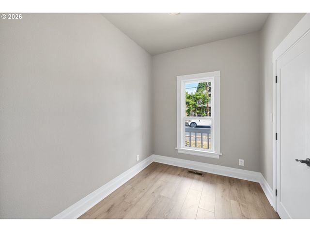 807 Ne 74TH Ave, Portland, OR 97213