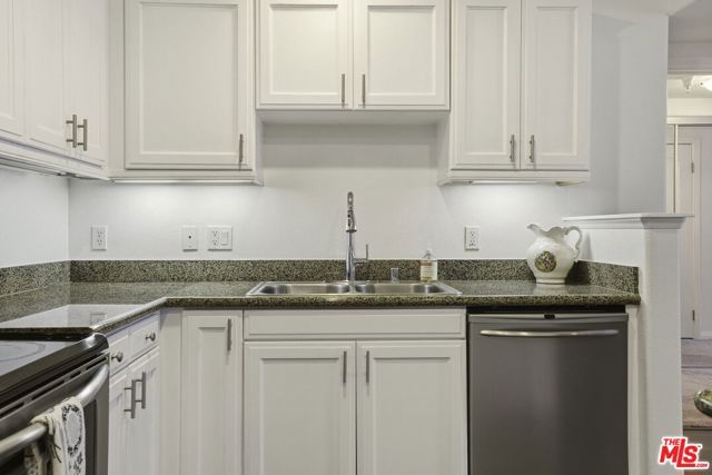 3740 Santa Rosalia Drive 223, Los Angeles, CA 90008