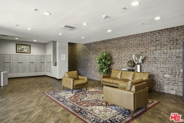 3740 Santa Rosalia Drive 223, Los Angeles, CA 90008