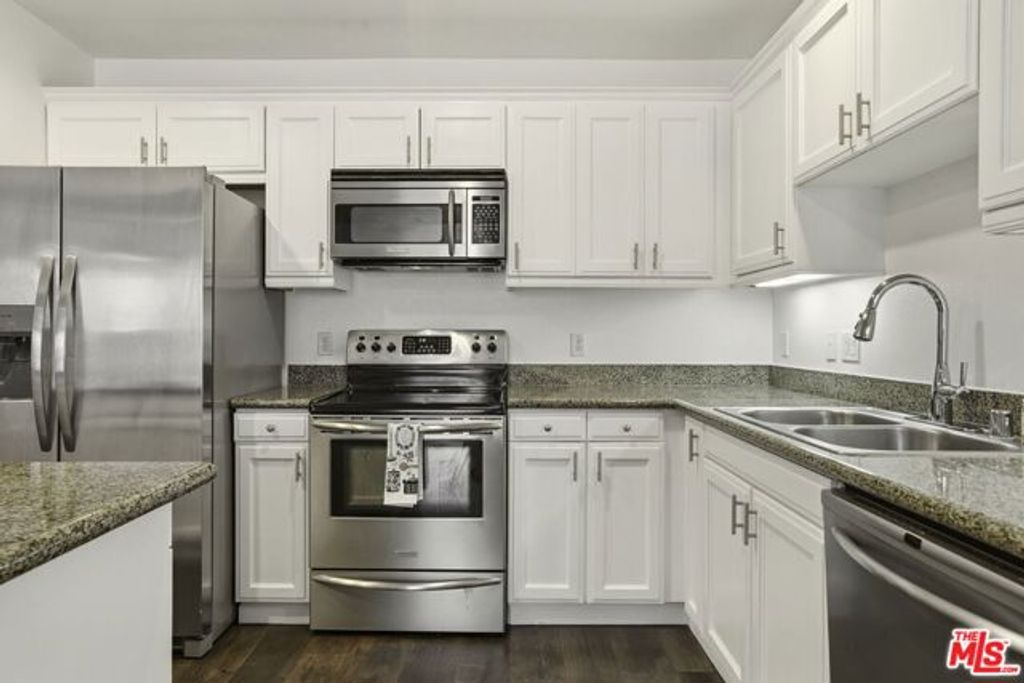 3740 Santa Rosalia Drive 223, Los Angeles, CA 90008