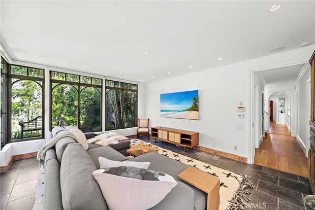 464 Holly, Laguna Beach, CA 92651
