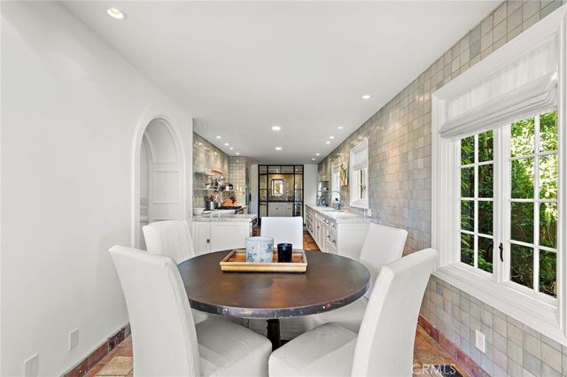 464 Holly, Laguna Beach, CA 92651
