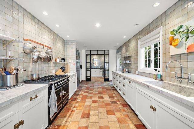 464 Holly, Laguna Beach, CA 92651