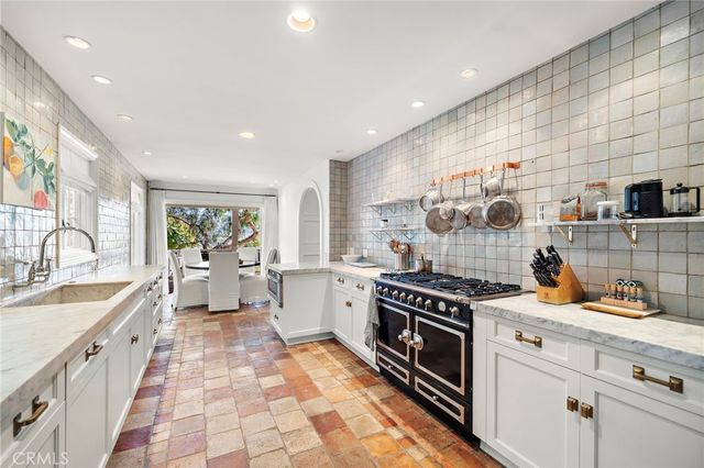 464 Holly, Laguna Beach, CA 92651