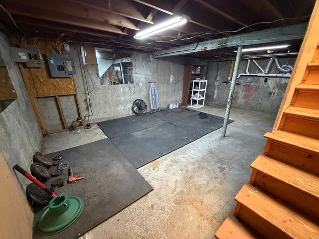 63 Prairie Ave, Swansea, MA 02777