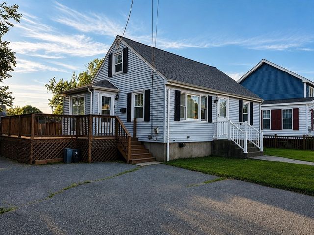 63 Prairie Ave, Swansea, MA 02777
