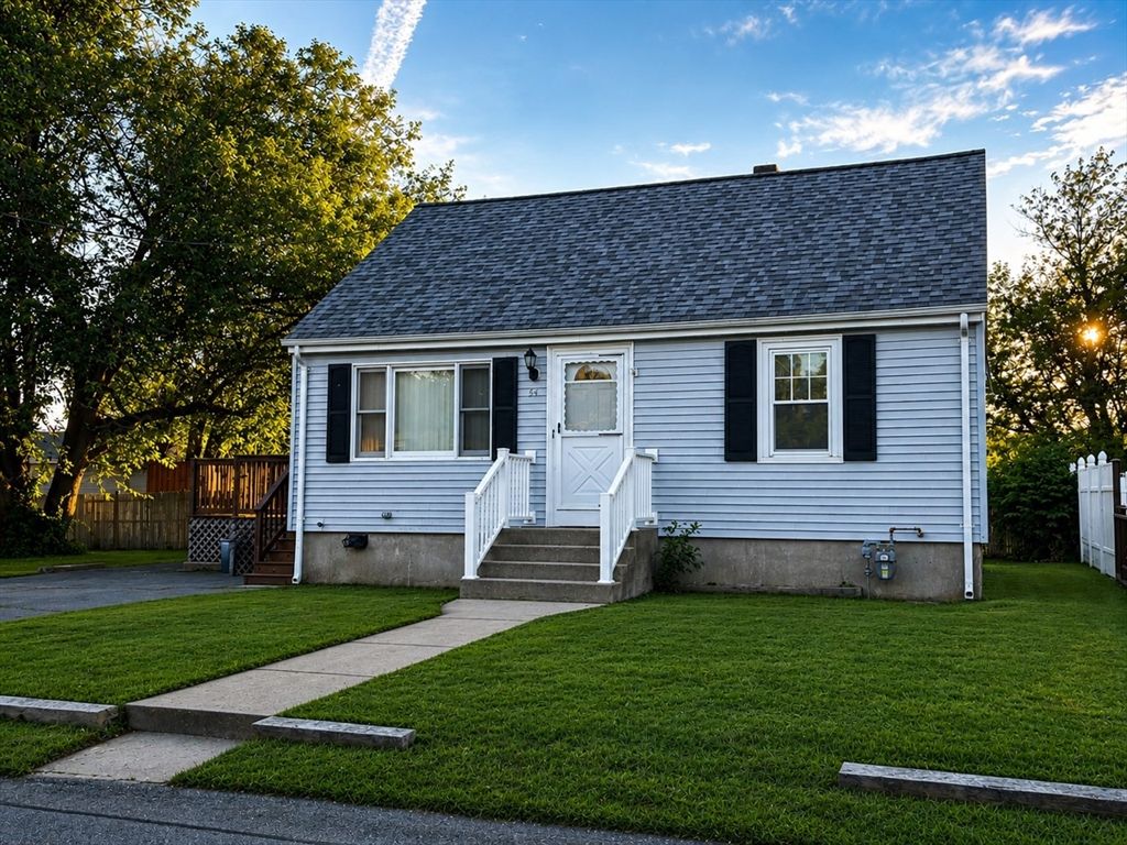 63 Prairie Ave, Swansea, MA 02777