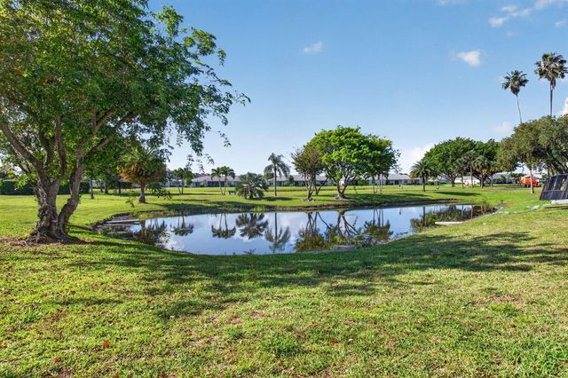 7006 Huntington Lane 404, Delray Beach, FL 33446