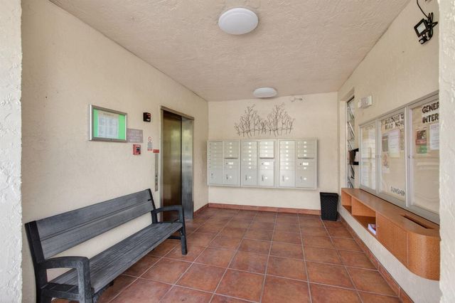7006 Huntington Lane 404, Delray Beach, FL 33446