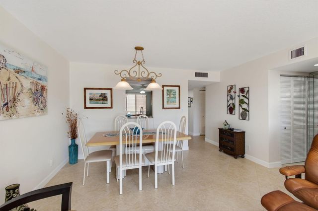 7006 Huntington Lane 404, Delray Beach, FL 33446