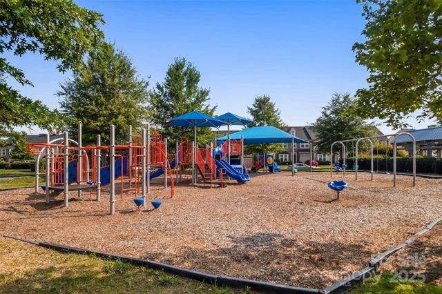 5517 Tipperlinn Way, Charlotte, NC 28278