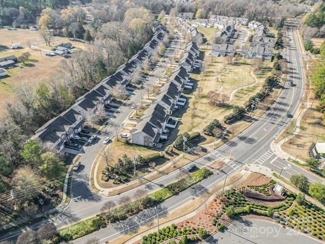 5517 Tipperlinn Way, Charlotte, NC 28278