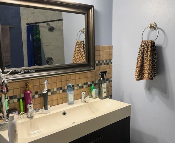 13541 SW 10th Pl, Davie, FL 33325