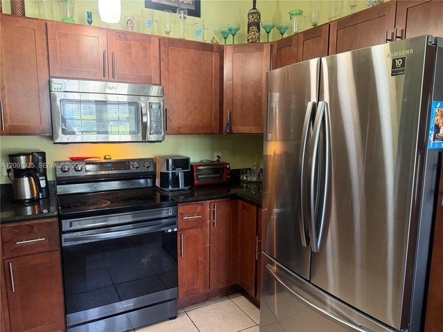 13541 SW 10th Pl, Davie, FL 33325