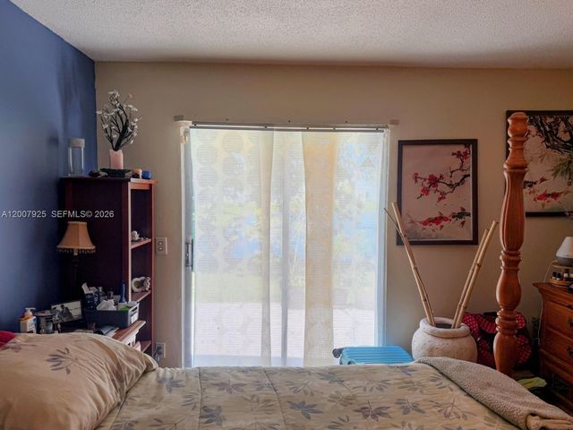 13541 SW 10th Pl, Davie, FL 33325