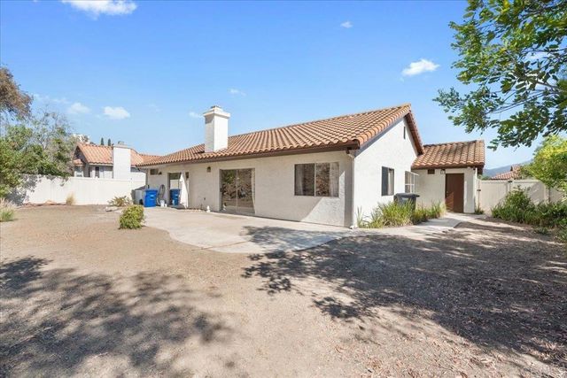 11782 Calle Albara, El Cajon, CA 92019