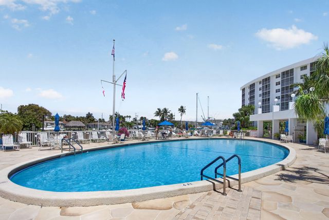 2731 NE 14TH ST Causeway 405, Pompano Beach, FL 33062