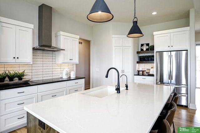 6513 S 208th Avenue, Elkhorn, NE 68022