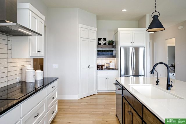 6513 S 208th Avenue, Elkhorn, NE 68022