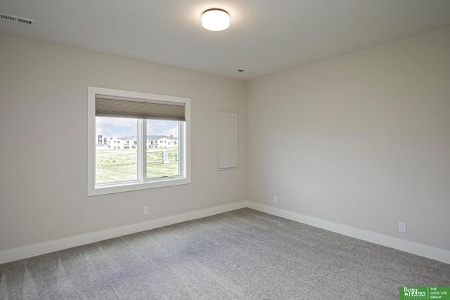 6513 S 208th Avenue, Elkhorn, NE 68022